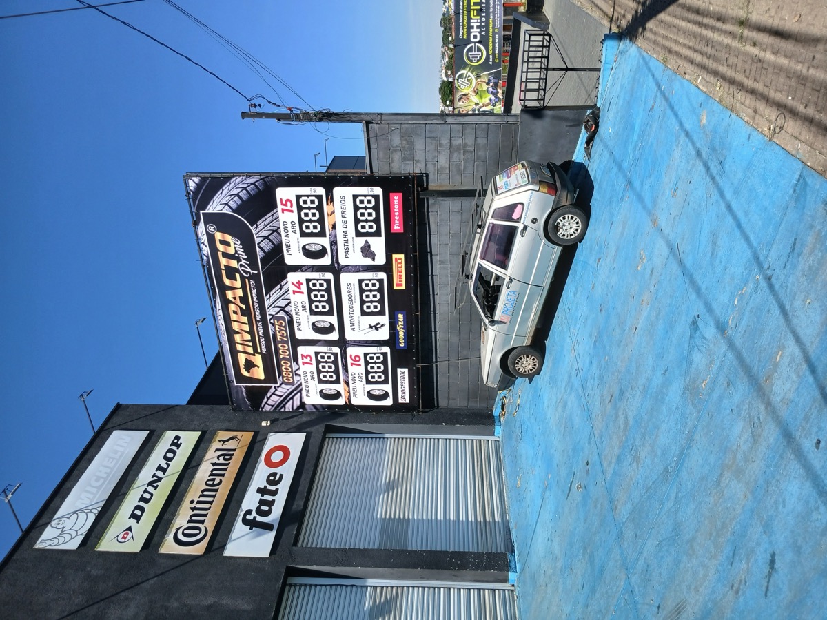 Fachada em lona instalada pela AM Projeta